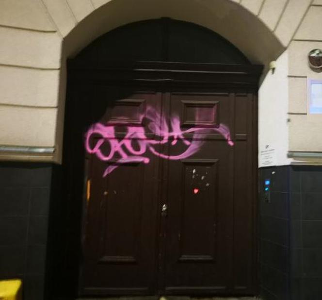 Pseudografficiarz wpadł w ręce policji