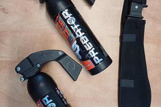 Tarnów. Policjanci zatrzymali grupę pseudokibiców. Mieli przy sobie maczety i pistolety