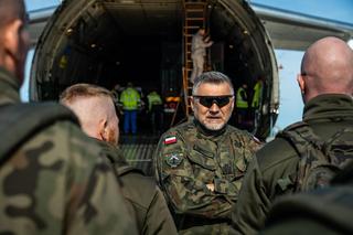 Załadunke wyrzutni NSM należących do MJR