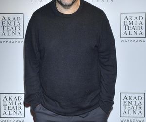 Tomasz Karolak ma dziś urodziny. Za te role fani pokochali go najbardziej!