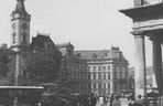 Archiwalne zdjęcia Placu Teatralnego i Pałacu Jabłonowskich