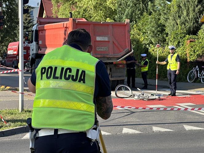 Wypadek w Wesołej. Matka i 9-letnia córka potrącone przez tira