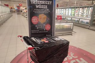   Tajemnicze wózki w całej Polsce. Popularna akcja wraca do Auchan na Black Friday