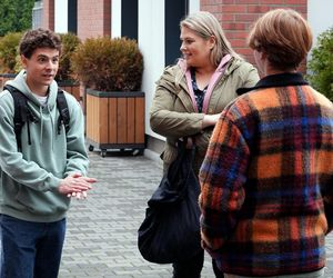 Barwy szczęścia, odcinek 2979: Aldona wymusi na Aleksie zmianę szkoły! Borysa przerazi zachowanie żony - ZDJĘCIA