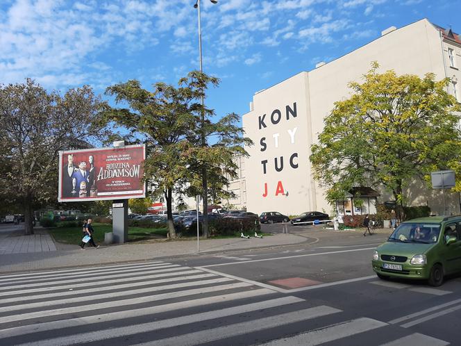 Mural z napisem "KONSTYTUCJA" powstał w Poznaniu