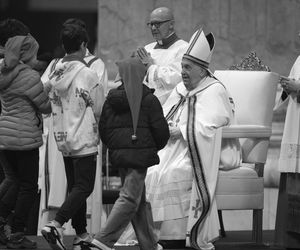 Papież Franciszek nie żyje.