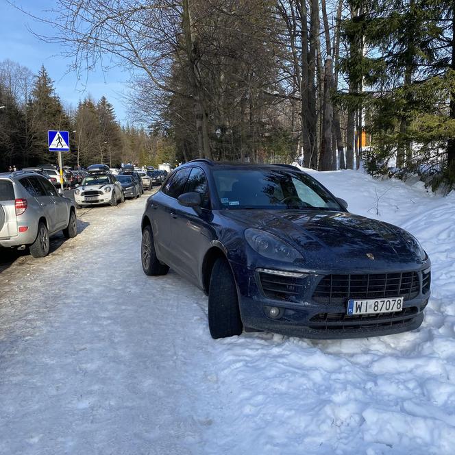 Problem z samochodami, potencjał w przestrzeni? 