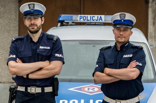 Kobieta dławiła się protezą, a mężczyzna miał udar. W porę pomogli policjanci!