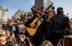 Jared Leto zagrał spontaniczny koncert pod pomnikiem Mickiewicza w Krakowie