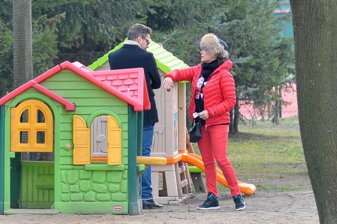 Anna Mucha i Marcel Sora na spacerze z dziećmi