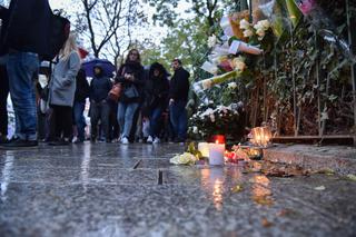 Zamachy w Paryżu. W Bataclan odsłonięto tablicę pamiątkową