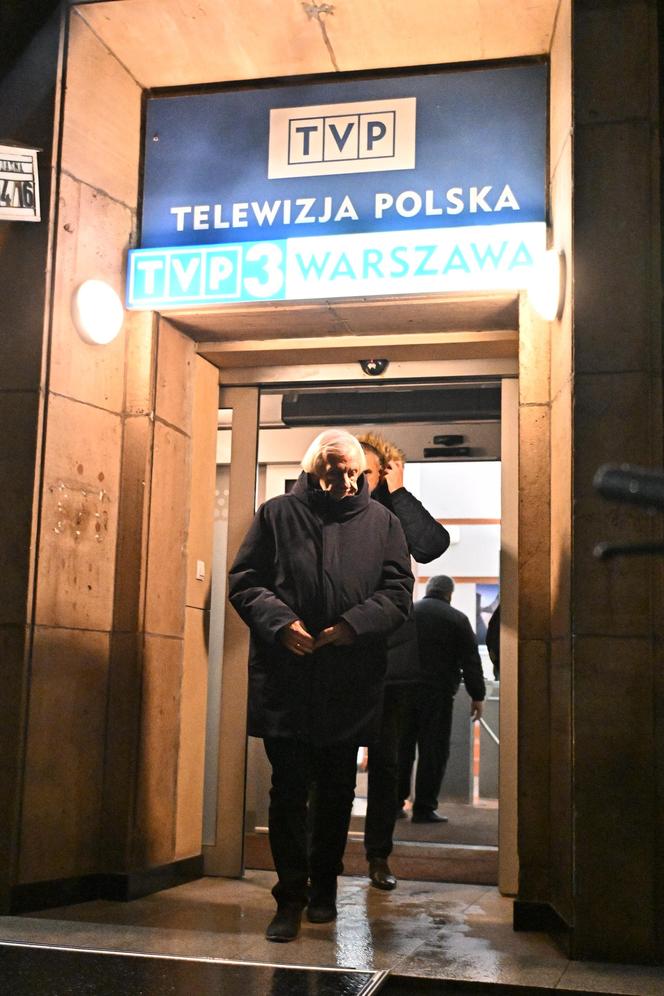 Ważni politycy PiS w siedzibie TVP Info