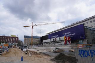 Trwa modernizacja budynku NBP na placu Powstańców Warszawy