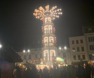 Tłumy bydgoszczan na jarmarku świątecznym. „Spodziewałam się innych cen” [ZDJĘCIA]