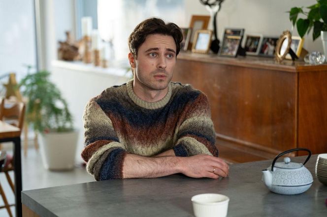 Barwy szczęścia odc. 3203 po wakacjach. Cezary (Marcel Opaliński)