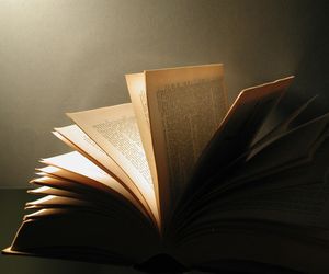 Tango - Sławomir Mrożek: streszczenie, opracowanie, PODCAST