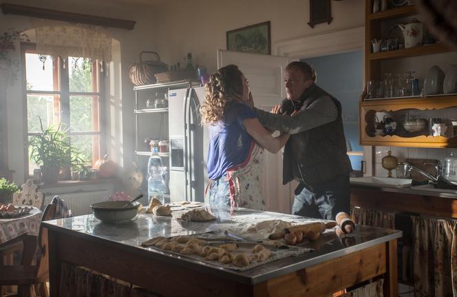 To nie koniec świata odcinek 13. Ula (Magdalena Lamparska), Darek (Eryk Lubos)