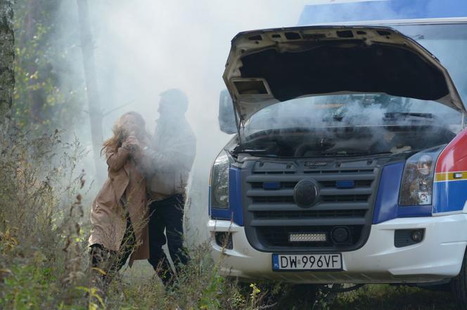 Pierwsza miłość. Wiktor (Jacek Mikołajczak), Teresa (Ewa Skibińska)