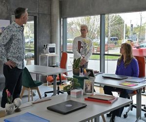 Pierwsza miłość: Artur i Berenika, gdy nikt nie patrzy, nie potrafią pohamować namiętności. Czy jednak faktycznie nikt nie patrzy?