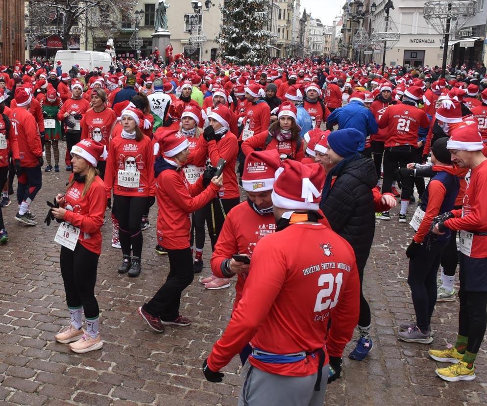 W samo południe św. Mikołajowie opanują Toruń
