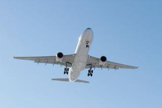 Sprawdź, do kiedy możesz latać w ciąży samolotem: przepisy linii lotniczych