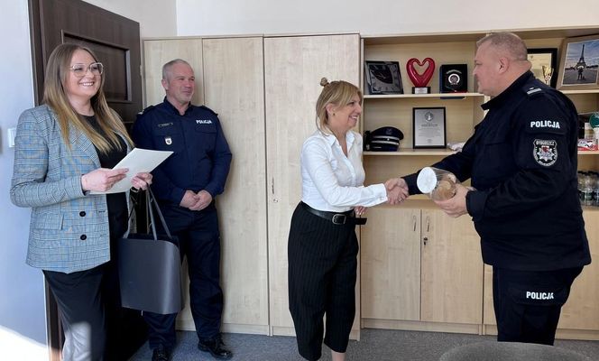 Pracownica banku niczym rasowy detektyw! Pomogła złapać oszusta