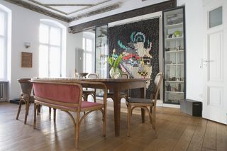 Artystyczny apartament w Berlinie – vintage, nowoczesność i brazylijskie rzemiosło
