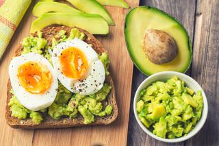 Śniadania białkowo-tłuszczowe - kto powinien je jeść?