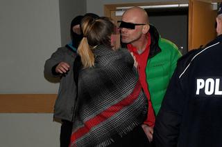 Kobiety całowały kwasowych morderców