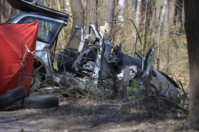 Koszmarny wypadek w Rulewie. Kierowca zginął w Poniedziałek Wielkanocny