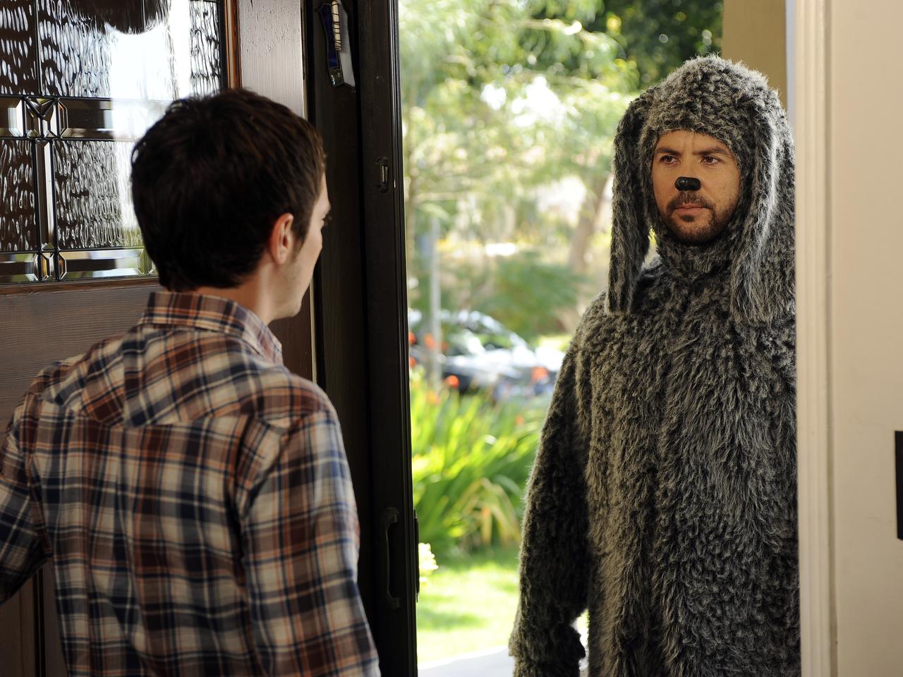 Wilfred. Ryan Newman (Elijah Wood), Wilfred (Jason Gann)