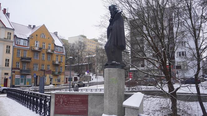 Setki olsztynian codziennie mijają to miejsce na Starym Mieście. Nie każdy wie, że przebywał tam… Napoleon