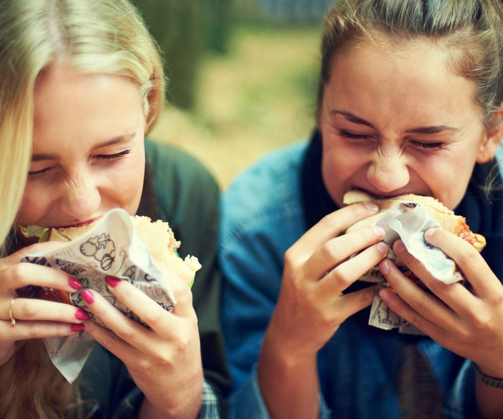 Produkty, które potajemnie przyspieszają starzenie skóry. Jak często je jesz?