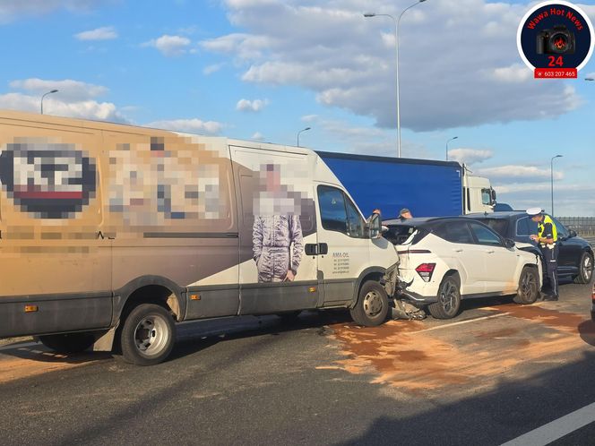 Zderzenie trzech aut na S2. Lądował śmigłowiec LPR