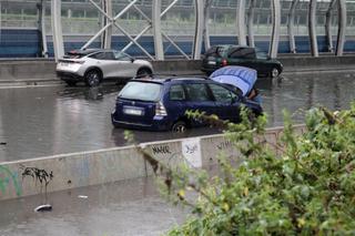Burzliwy spór o zalaną trasę S8. Kto ponosi odpowiedzialność za problemy kierowców?