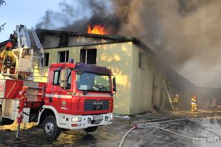Pożar w fabryce materaców w Jaśle. Dym widać z kilkunastu kilometrów