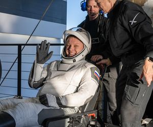 Uwięzieni w kosmosie astronauci wrócili do domu