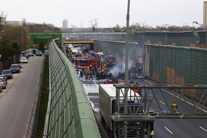 Wypadek na trasie S8 w Warszawie. Przerażająca śmierć kierowcy ciężarówki 