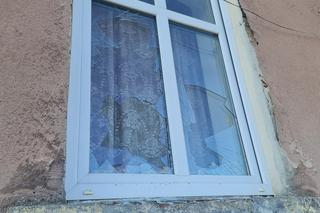 Dawid to człowiek-demolka. Wybijał szyby w samochodach i budynkach