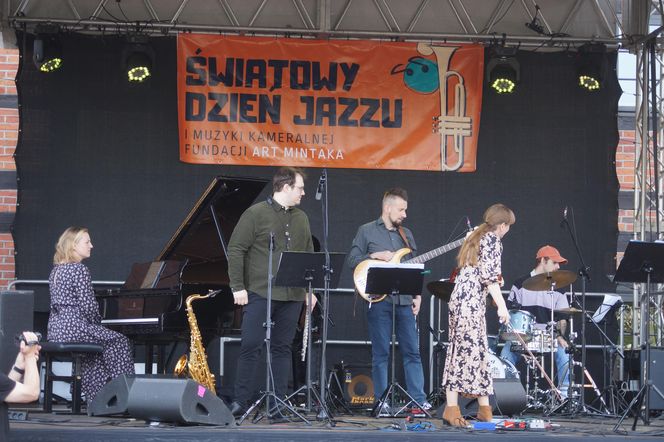 Muzyka na tarasach Młynów Rothera! Za nami Światowy Dzień Jazzu