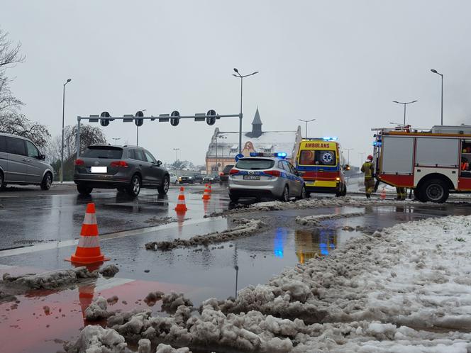 Posypał śnieg, posypały się kolizje w Lesznie 