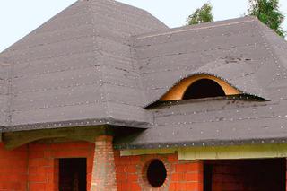 Co na więźbie dachowej: sztywne poszycie dachu czy membrana dachowa