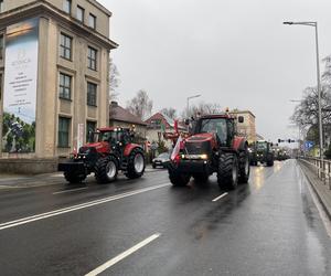 Strajk rolników w centrum Zielonej Góry. Przedsiębiorcy wyjechali na ulice 