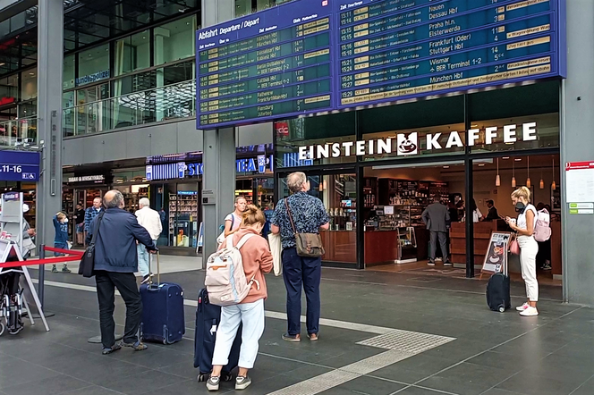 ﻿Bilet za 9 euro bije rekordy popularności! Jak tanio podróżować po Niemczech?
