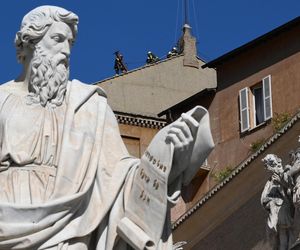 Przygotowania do konklawe 2025 w Kaplicy Sykstyńskiej