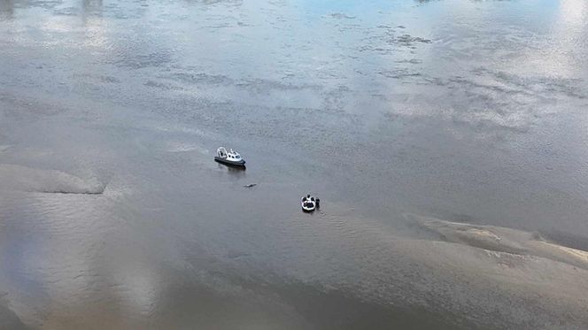 Ojciec Krzysia Dymińskiego wyłowił kolejne ciało. "Miałem jakieś przeczucie, potrzebę wypłynięcia"