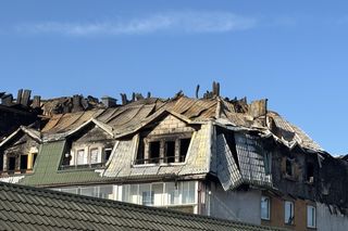 Tak wygląda miejsce pożaru w Ząbkach w piątkowy poranek 04.07.2025