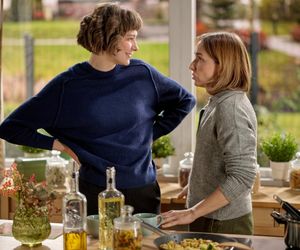 Na Wspólnej odc. 3996. Brygida (Maja Wolska), Iga (Lidia Sadowa)