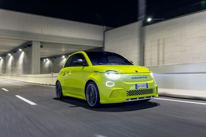 Abarth 500e (2023)