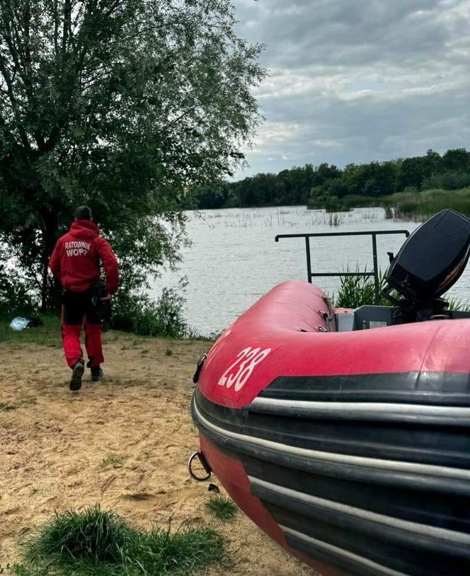 Dramatyczna akcja poszukiwawcza we Wrocławiu. Kobieta zaginęła przy stawach 